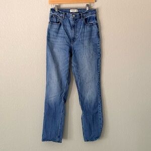 Abercrombie & Fitch 90’s Slim Straight Ultra High Rise Jeans